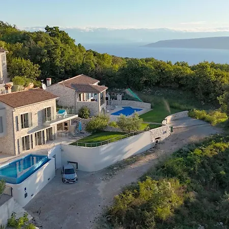 Soleil In Peaceful Location With A Sea View