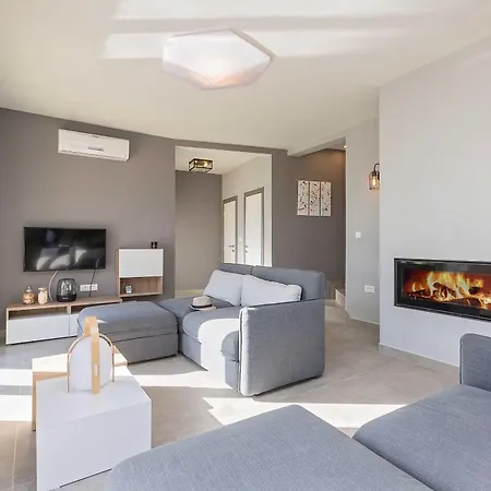 Soleil In Peaceful Location With A Sea View Holiday home