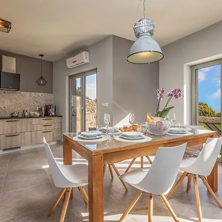 Soleil In Peaceful Location With A Sea View Holiday home Vicani